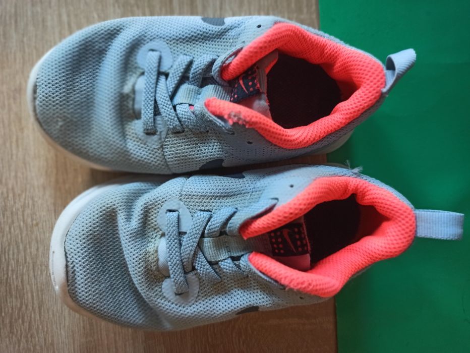 Nike air Кросівки на дівчинку 25 р