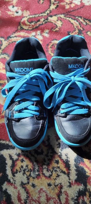 Buty sportowe czarno niebieskie