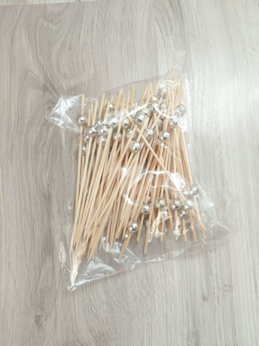 Ozdobne wykałaczki do przekąsek z mini kulą disco