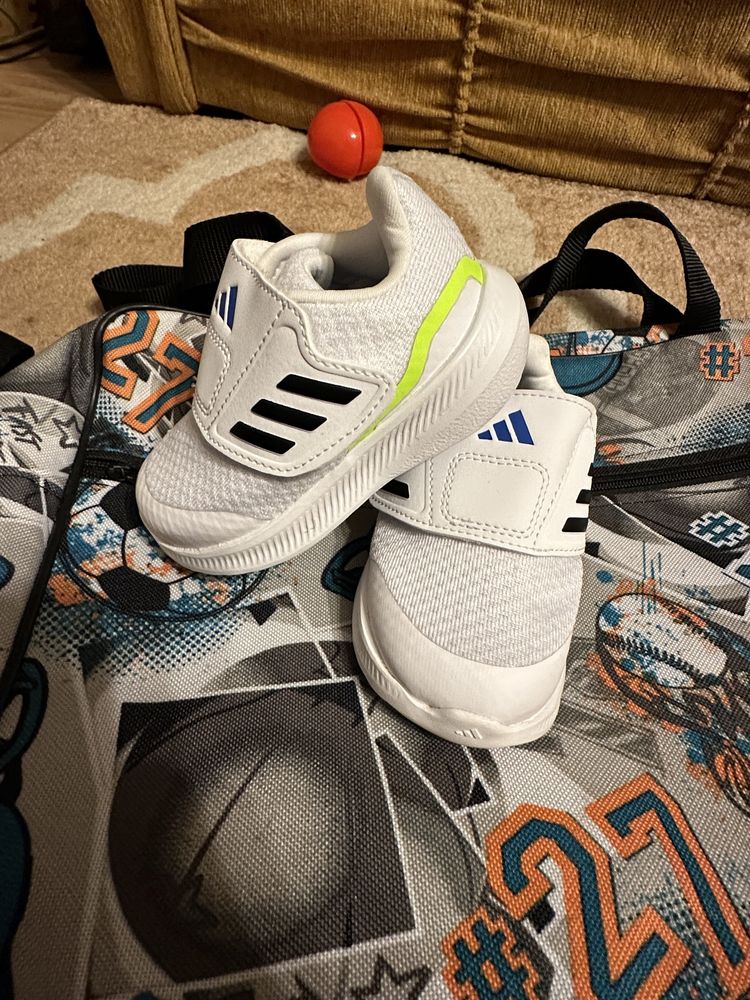 Nowe Adidas r 20