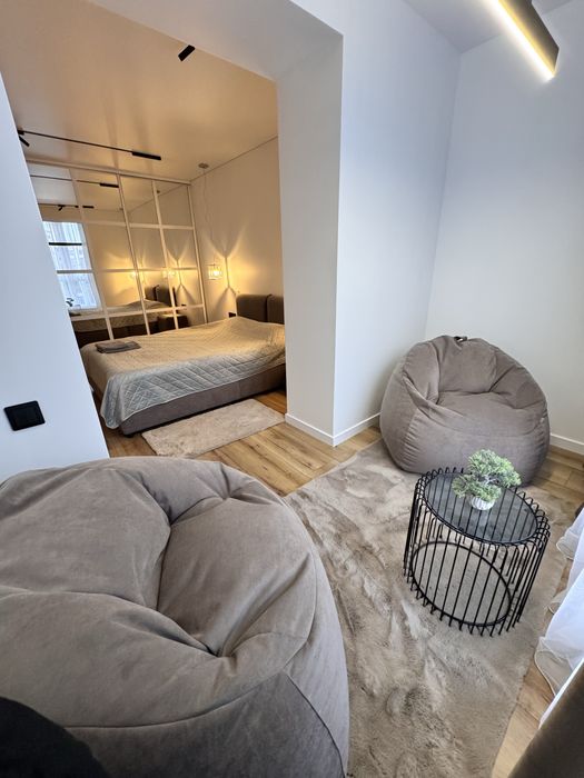 Вільно 09.12 Доба. Та 14.12 - 17.12. ЖК Липки, біля озера та парку