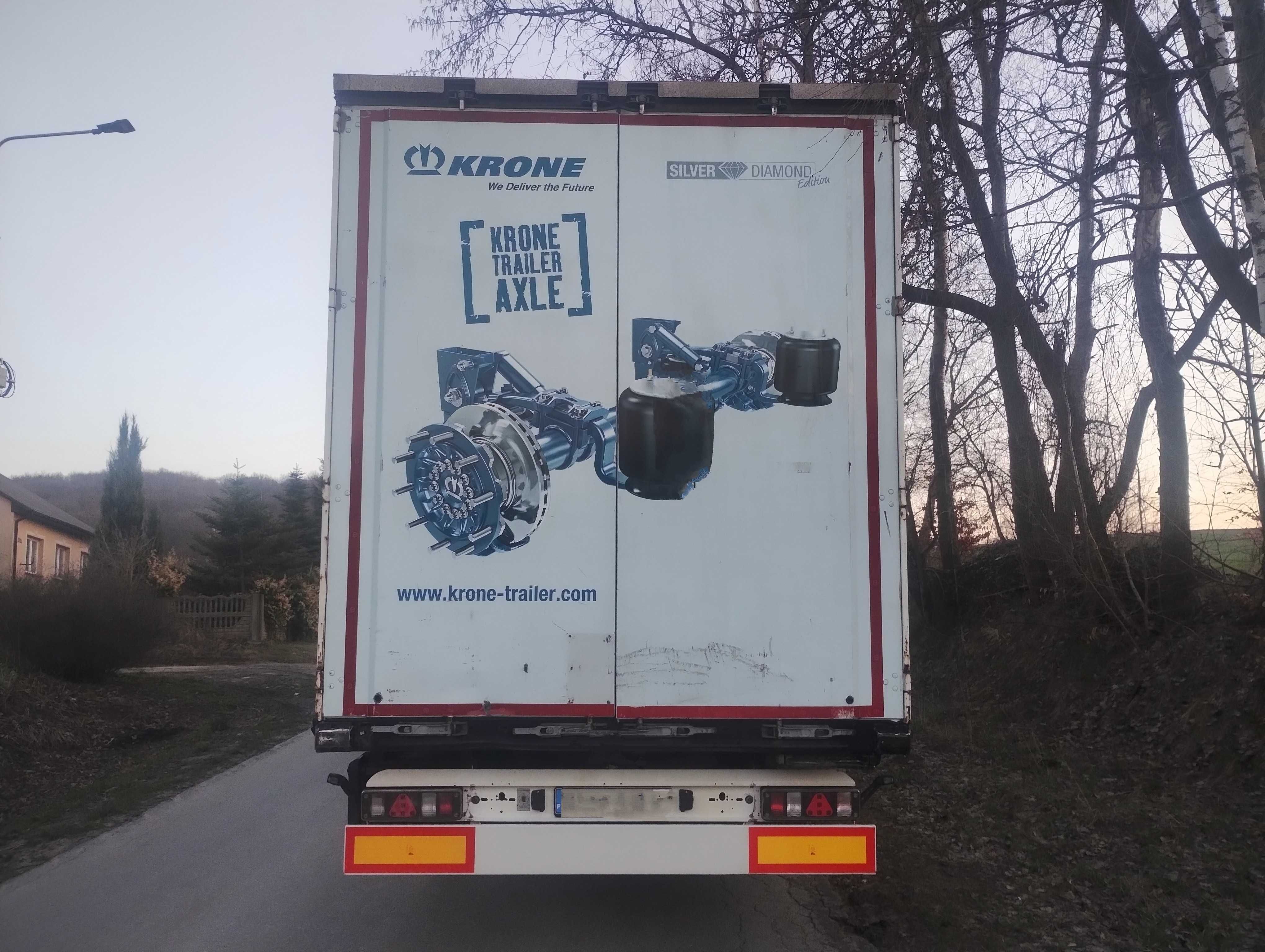Krone standard 2016r, podnoszona oś.
