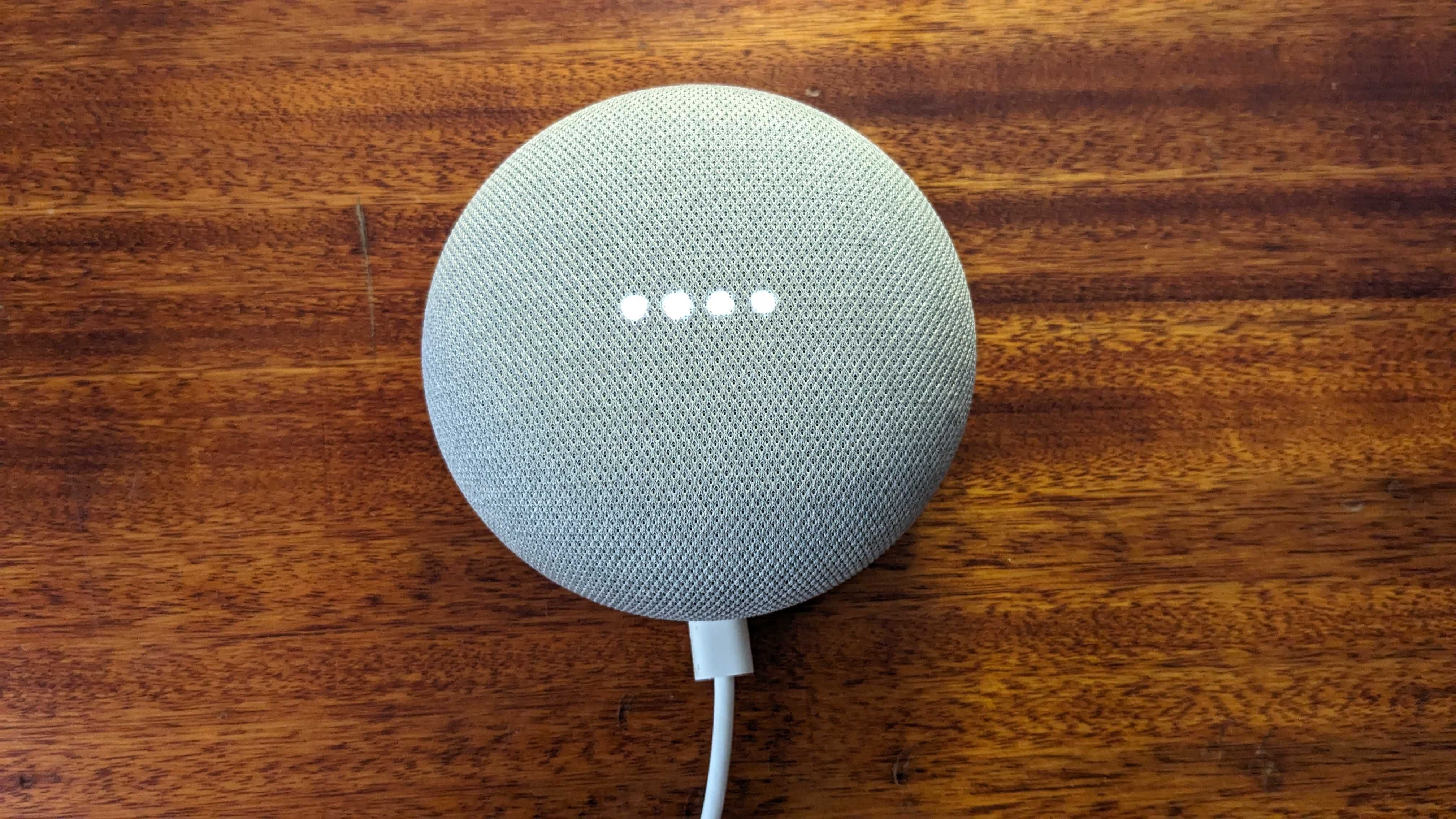 Розумна колонка Google Home Mini з голосовим асистентом