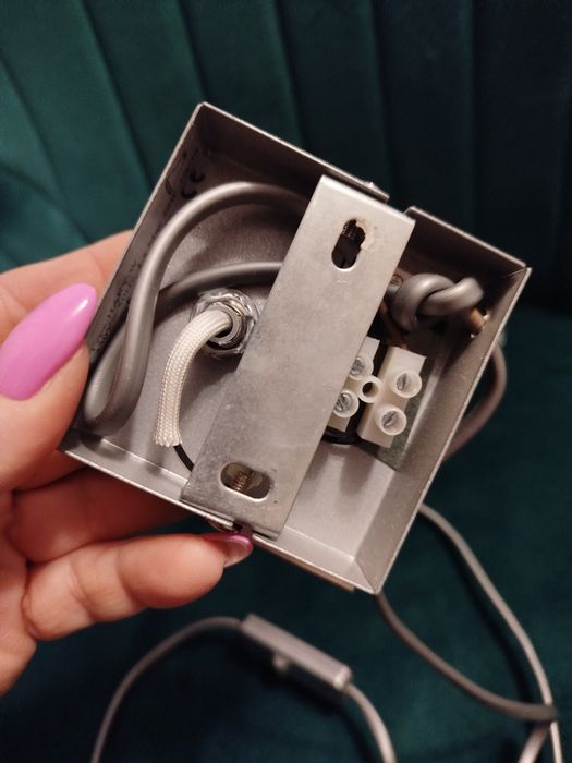 Halogenowa nocna  lampka ścienna