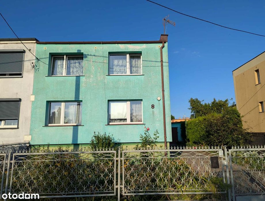 Dom w sercu osiedla – spokój, wygoda i funkcjonalność w jednym miejscu