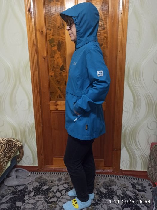 Жіноча куртка Jack Wolf waterproof розмір xs/s.