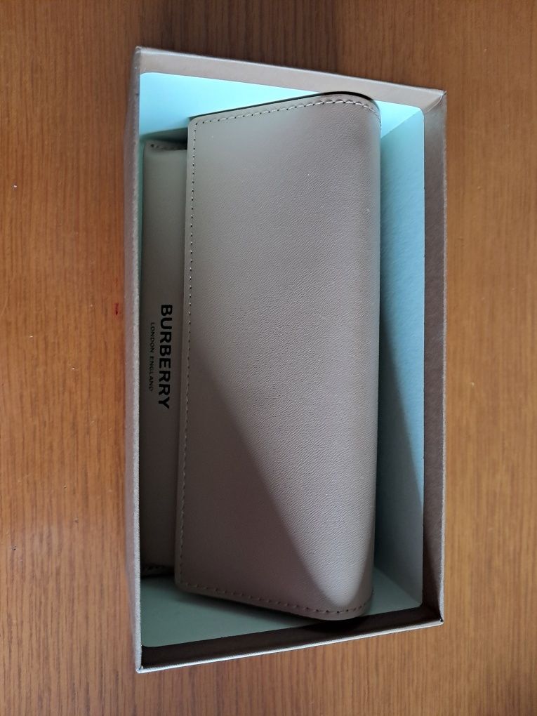 Óculos de sol Burberry NOVOS