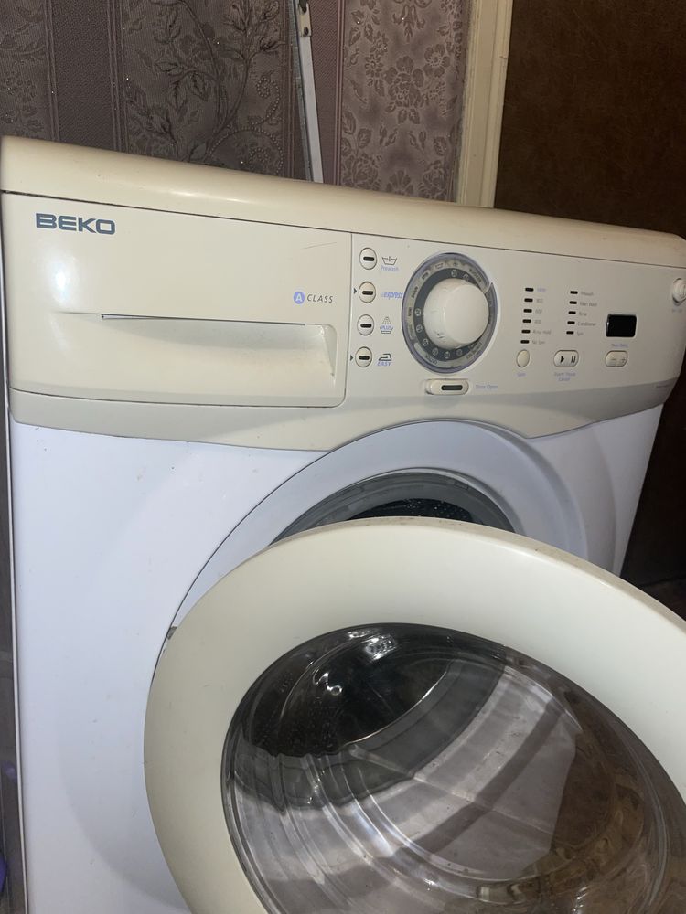 Продам/Здам пральну машинку Beko на запчастини