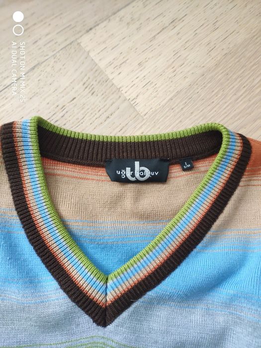 Пуловер цветной.