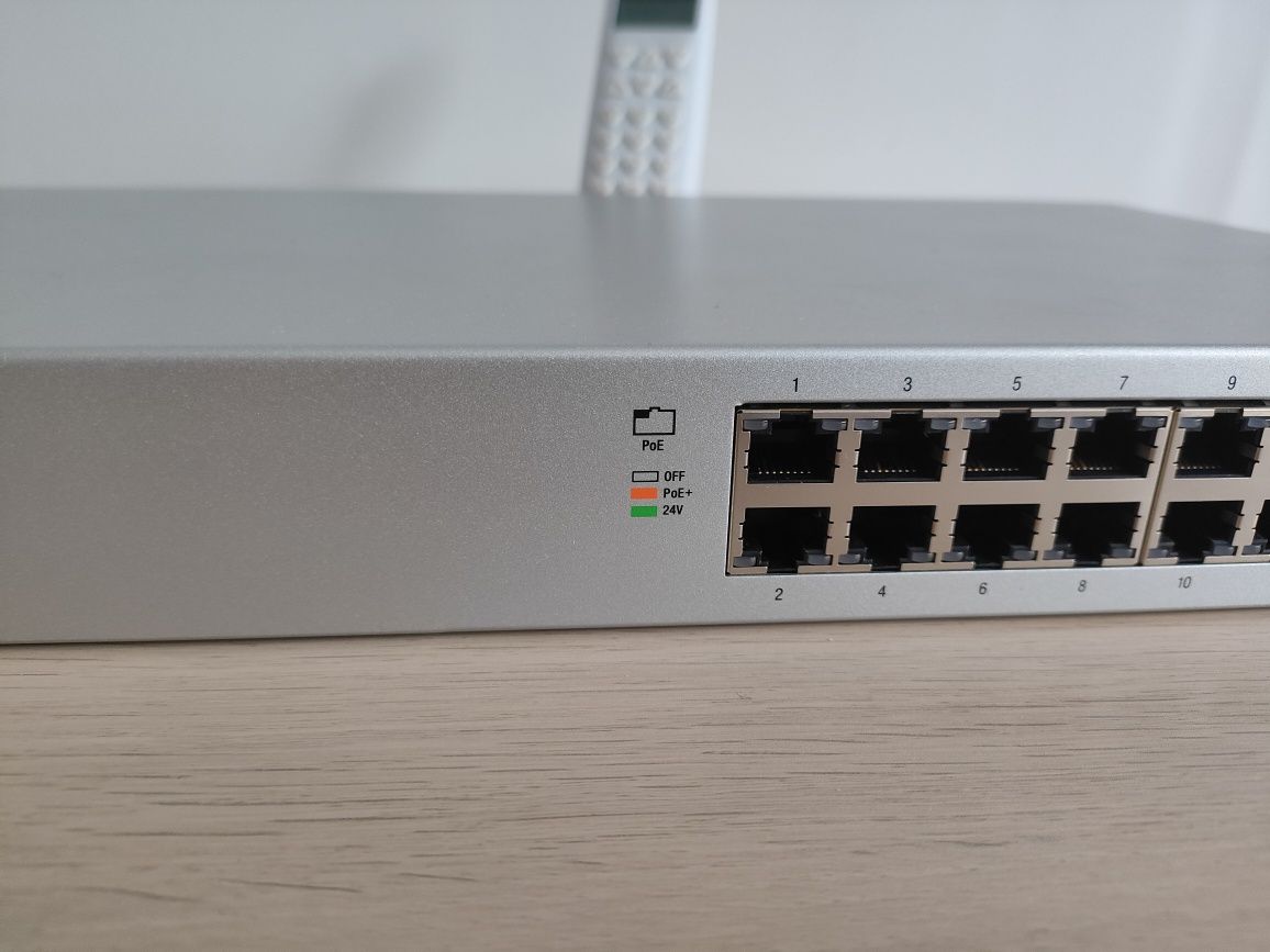 Switch Ubiquiti Unifi 16x1GbE POE+ 2x1GbE US-16