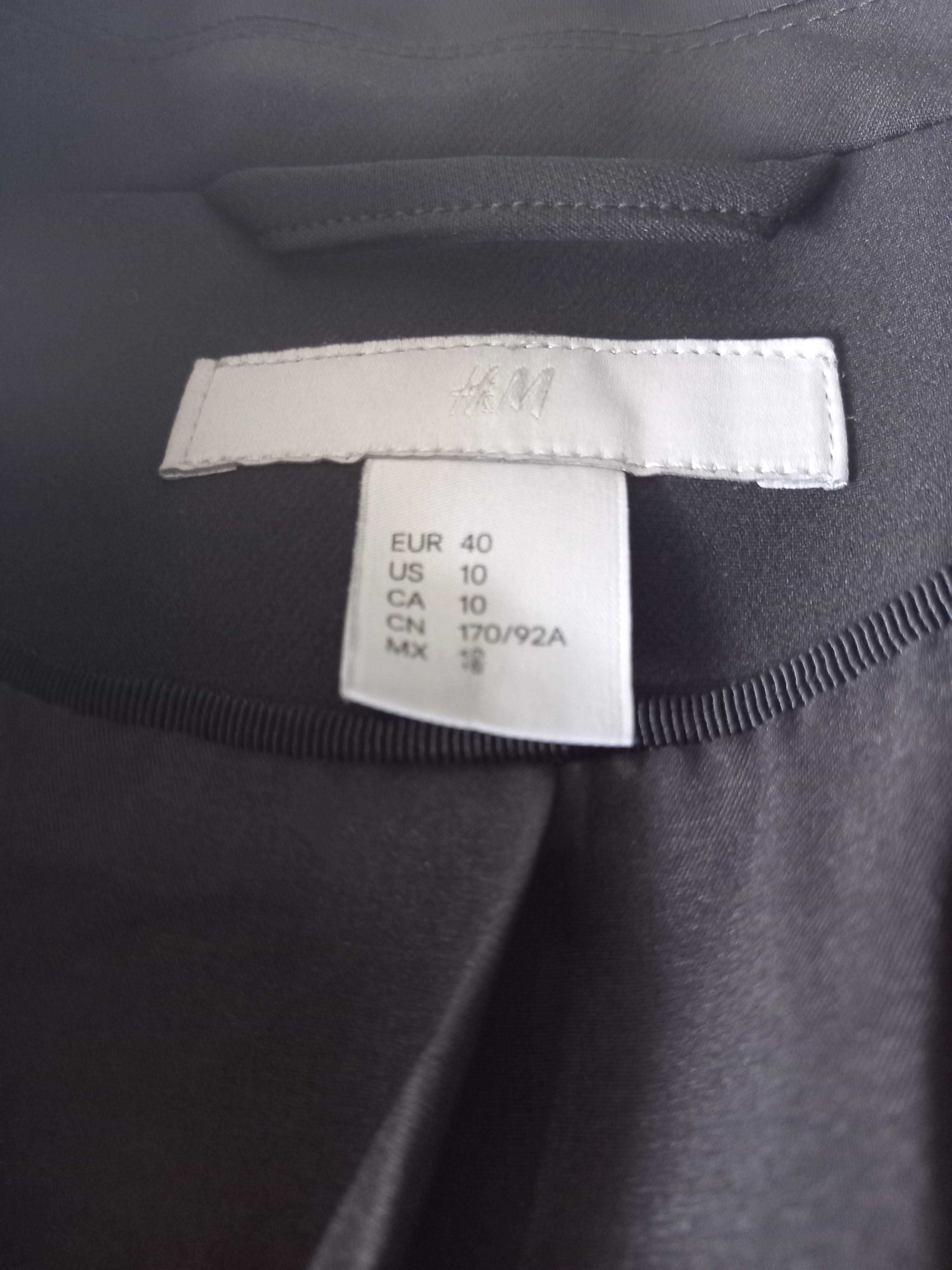 Casaco preto, H&M, Tam 40 (Portes incluídos)