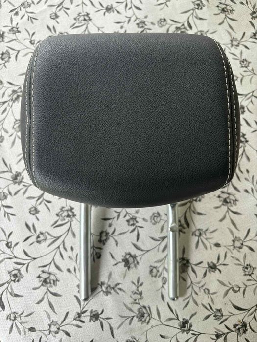 Zagłówki tył Renault Megane 3 Kombi