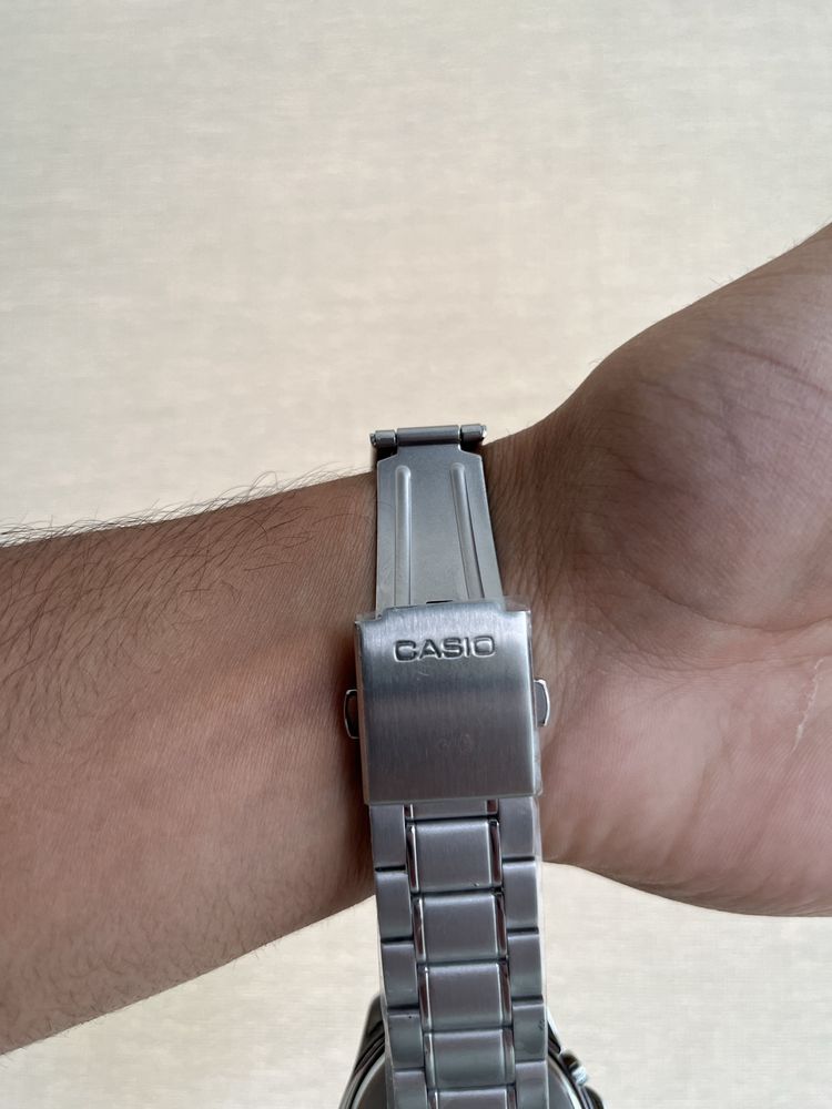 Годинник CASIO 1375