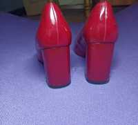 Жіночі червоні туфлі 37 розмір