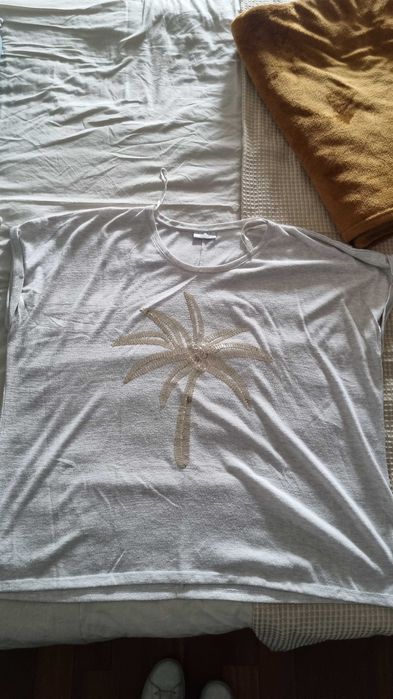 t-shirt com missangas