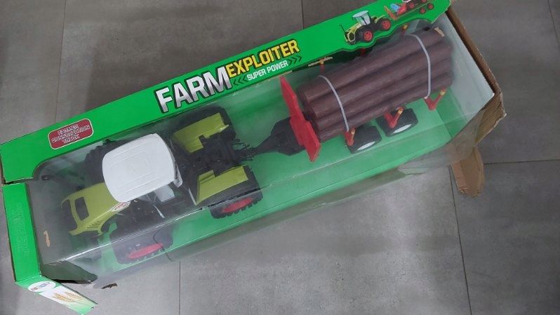 Traktor Farmerski Z Przyczepą Na Drewno 9 Bali Drzewa Napęd Zielony