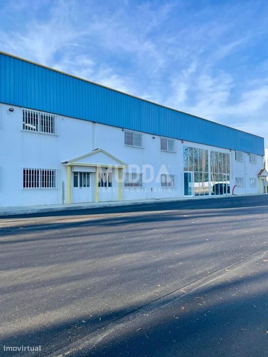 Três Armazéns para arrendar na zona industrial Albergaria-a-Velha