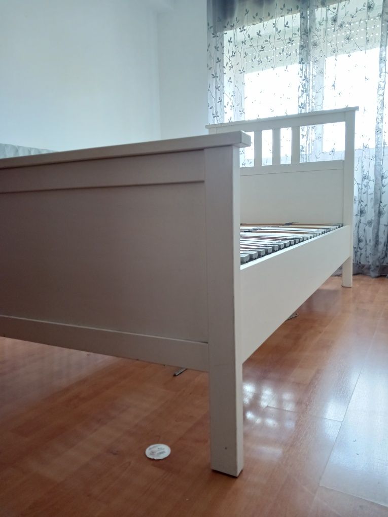 Cama ikea corpo e meio