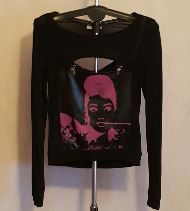 Жіноча стильна блузка чорний тонкий светр з міцним принтом  свитер тон