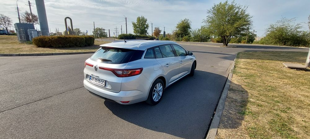 Оренда авто з водієм