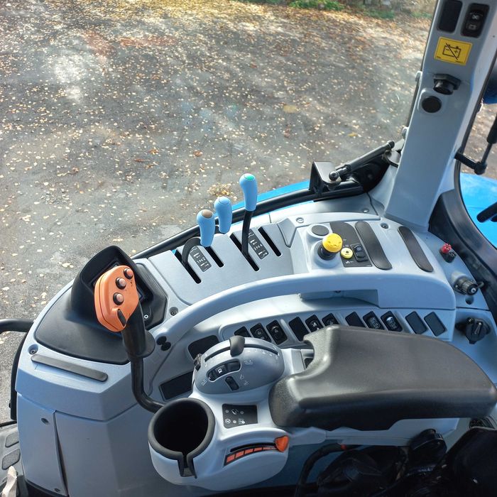 Продам трактор 
New Holland Т7060  2018 рік
