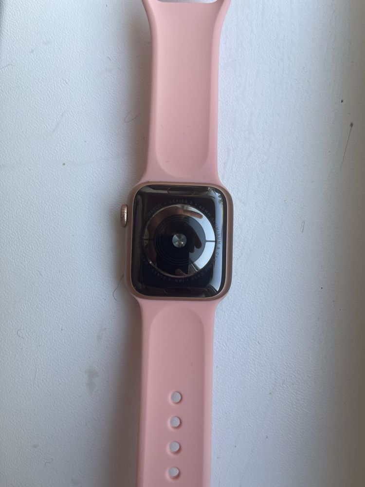 Apple Watch Series 5 40 мм