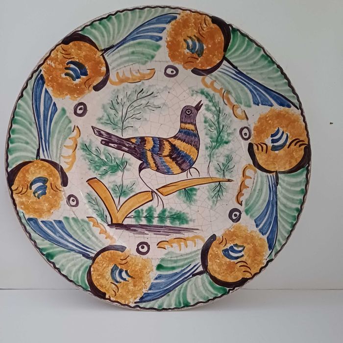 Prato de faiança com 33cm