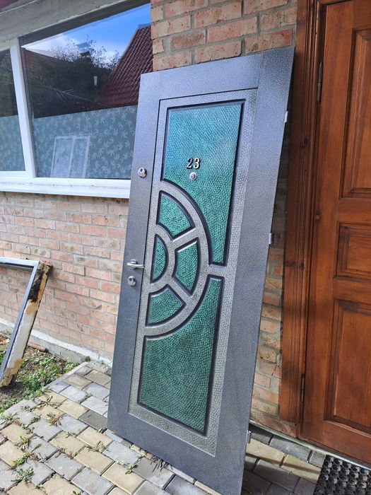 Двері вхідні металеві