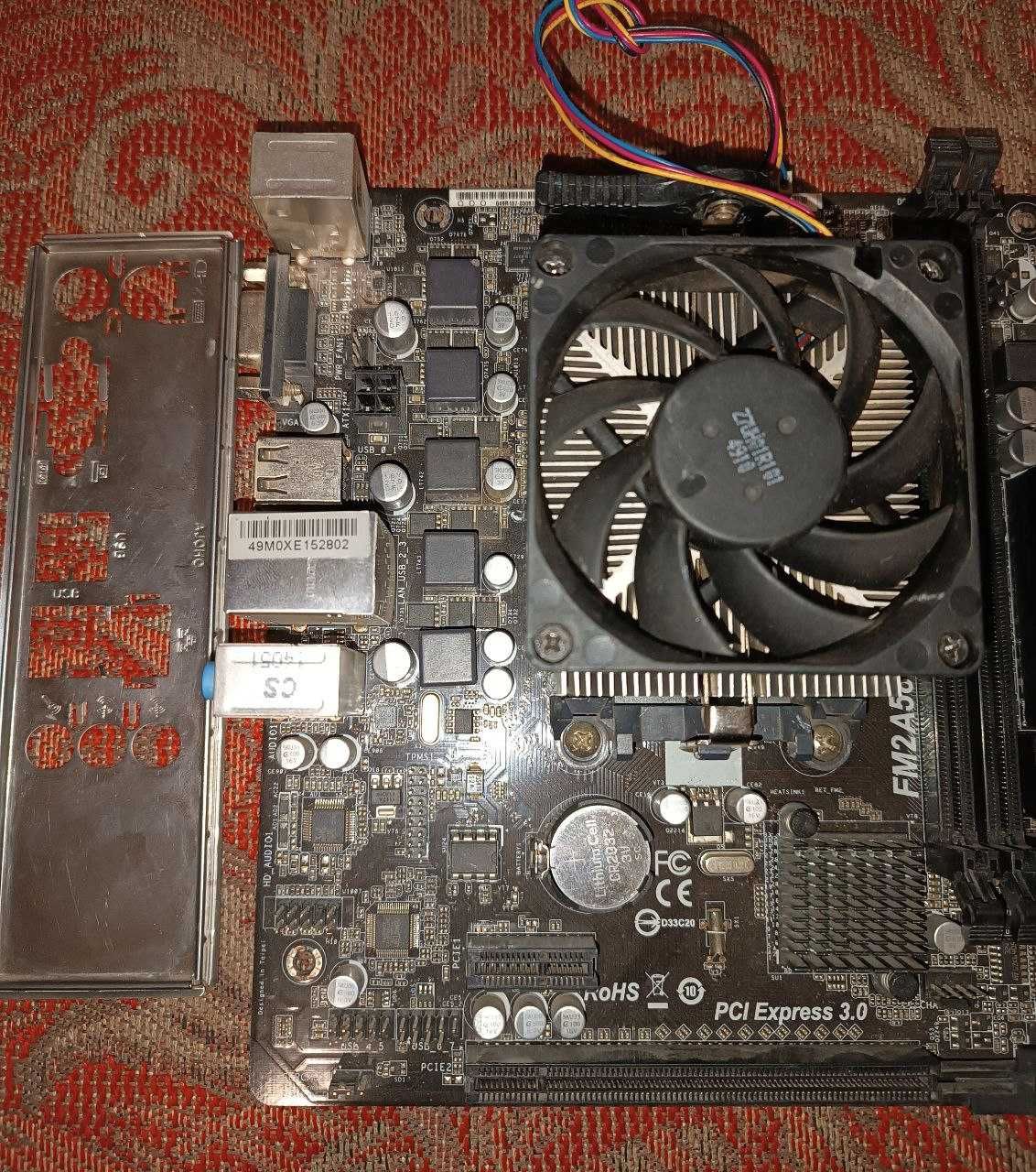 Комплект материнська плата ASRock FM2A58M-VG3+ та Athlon 840 4ядра