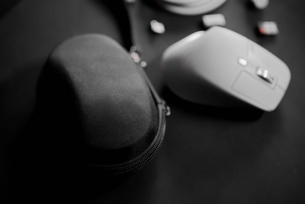 **Logitech MX Master 3 BDB + etui, super kabel, ładowanie MAGNETYCZNE*