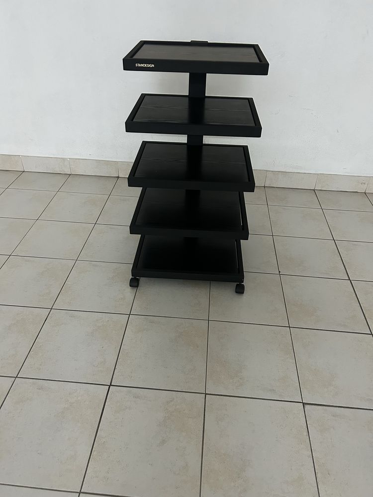 Movel para televisão e multimedia