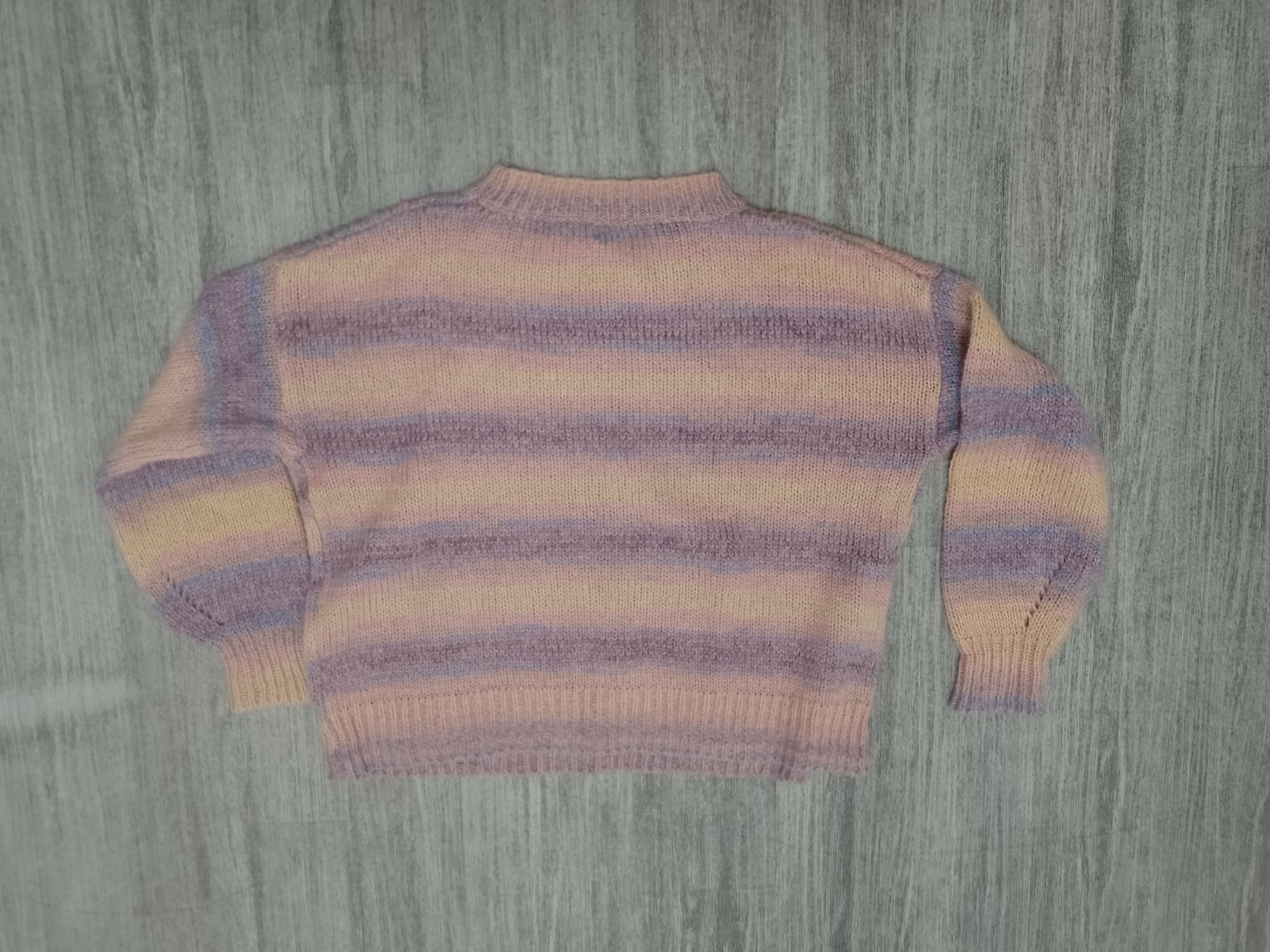 Sprzedam damski sweter rozmiar M