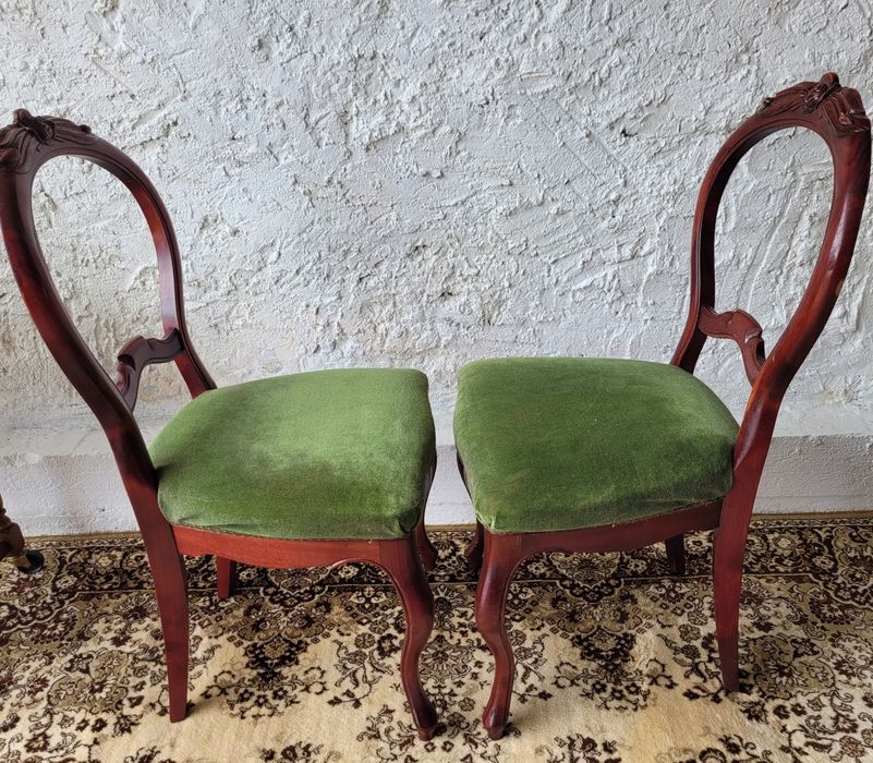 Para krzeseł medaliony antyk