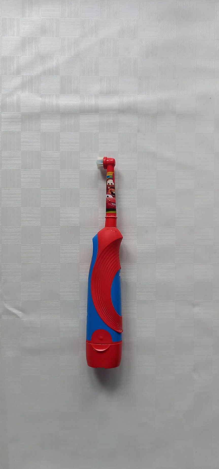 Szczoteczka ORAL-B na baterie dla dzieci