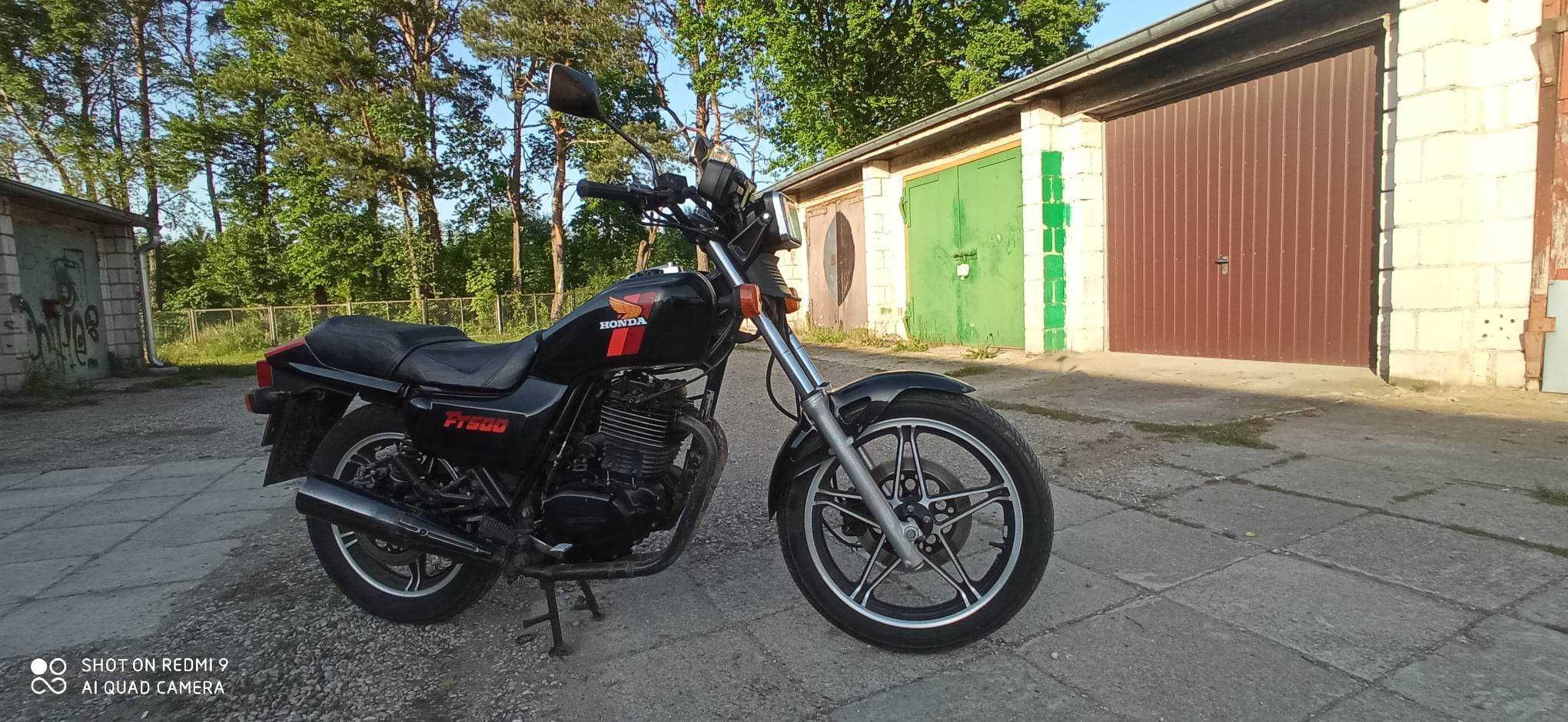 Motocykl Honda FT500