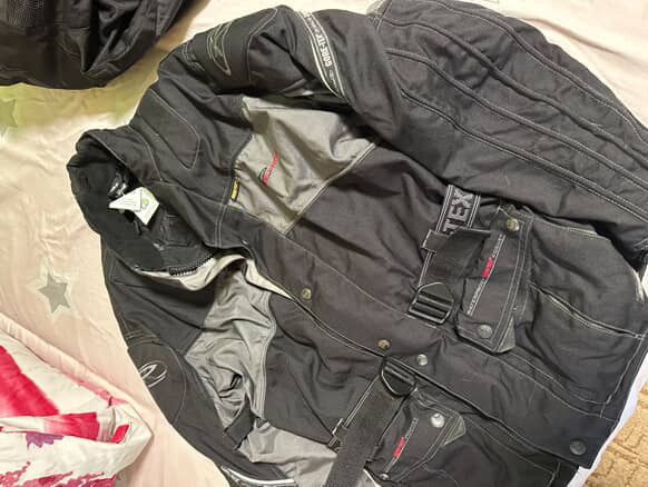 Продам мото куртку