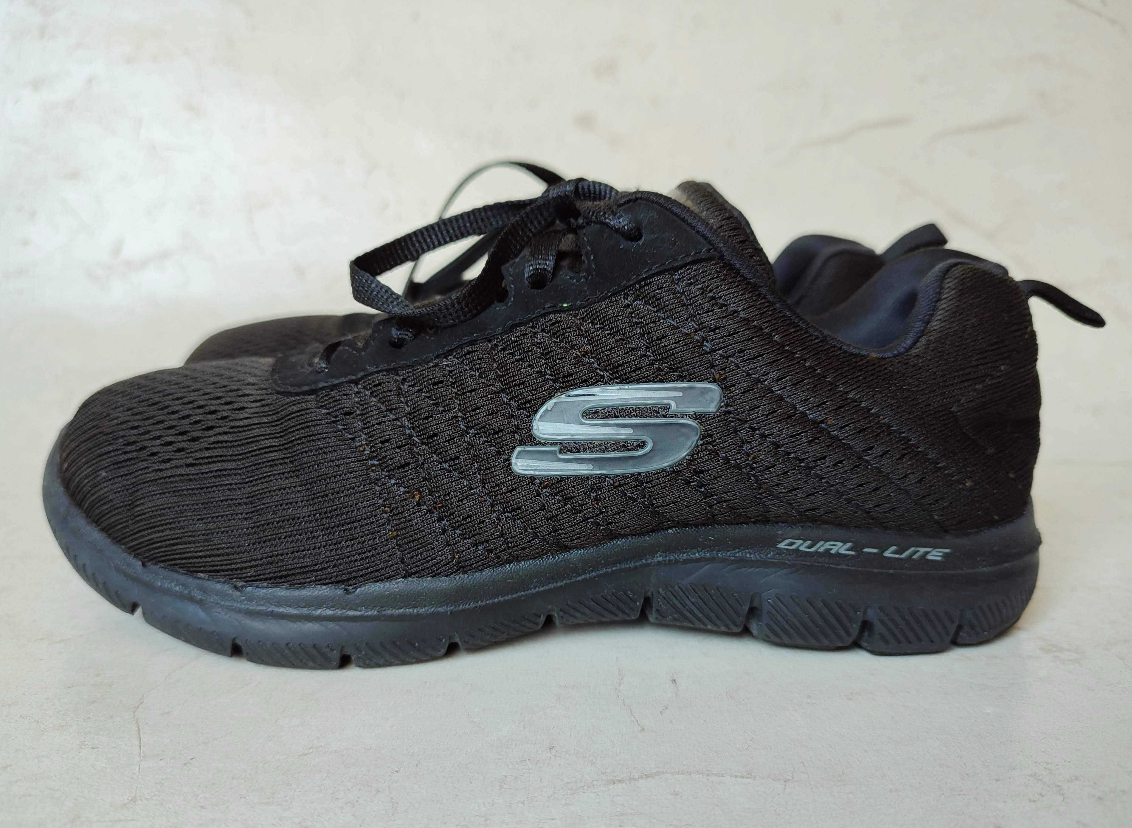 Кросівки SKECHERS Lite-Weight EU37 24.5см black