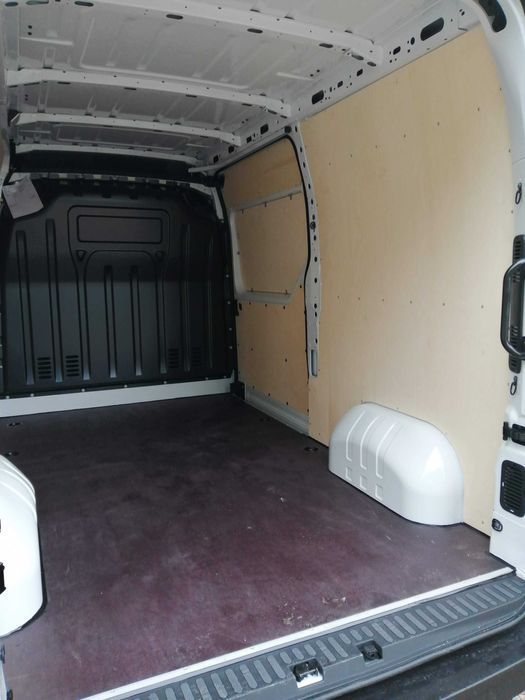 Zabudowa paki busa dostawczego Opel Movano L2