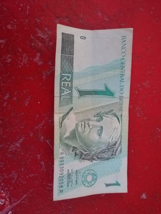 Notas e moedas antigas
