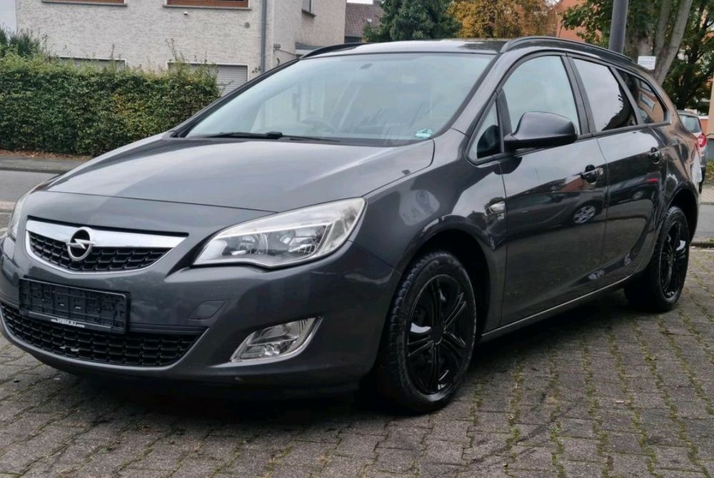 Opel ASTRA SPORTS TOURER 1.7 Diesel 2012 ROK!!!