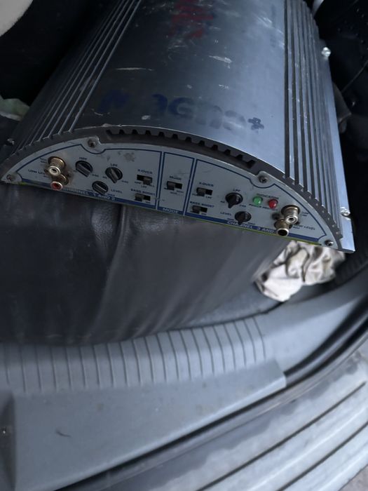 Самбуфер , підсилювач , провода.