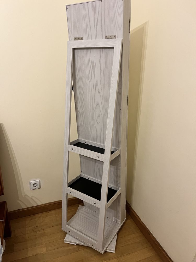 Movel para joalharia e mesa de cabeceira