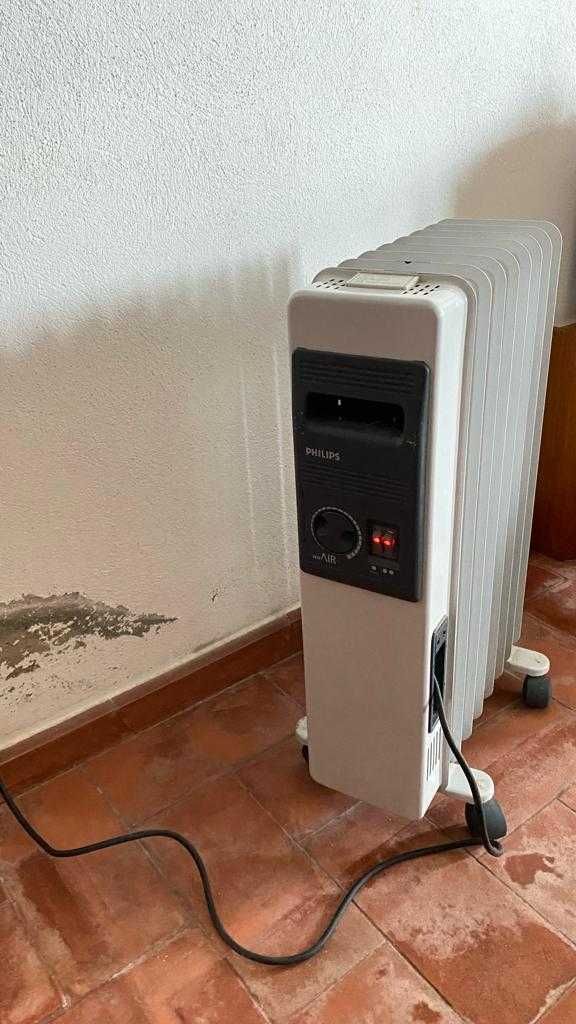 Aquecedor a óleo Philips 1.500 W