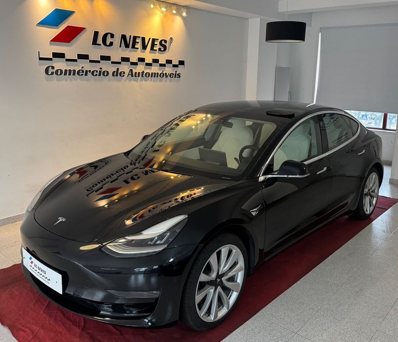 Tesla Model 3 Long-Range Dual Motor AWD