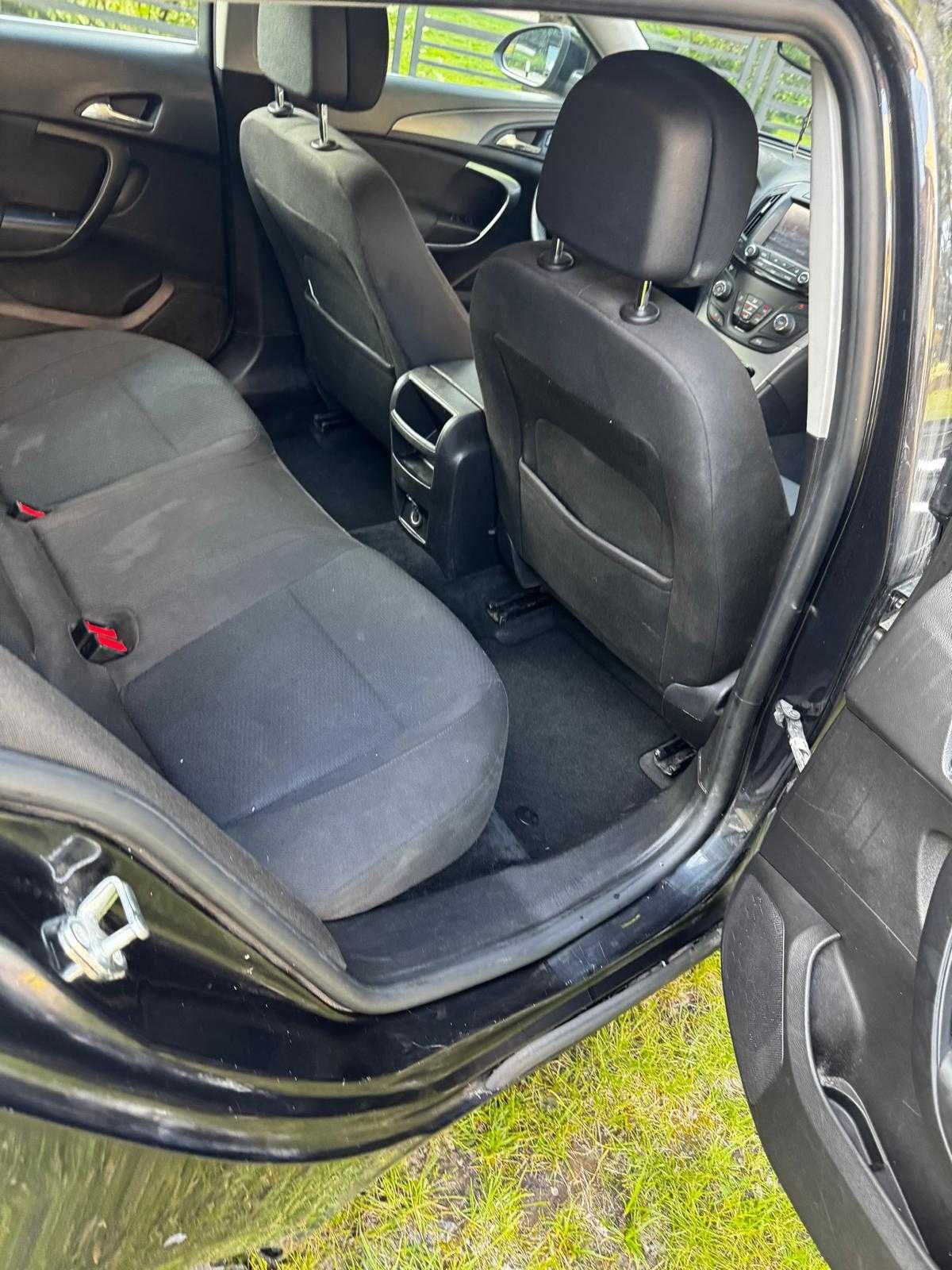 Opel Insignia 2.0 CDTI  rok 2015 Bogate wyposazenie.