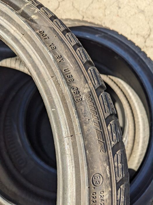 255/35R20 Pirelli