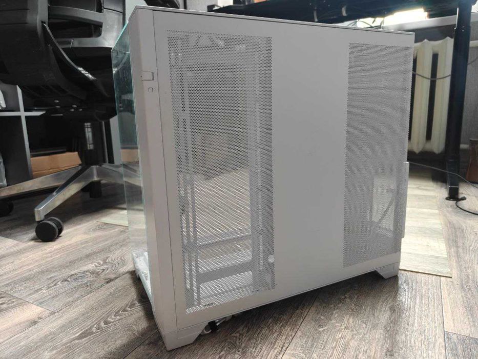 Корпус Lian Li O11 Vision