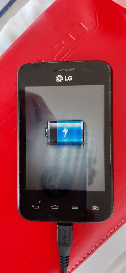 Telemóvel LG - E435