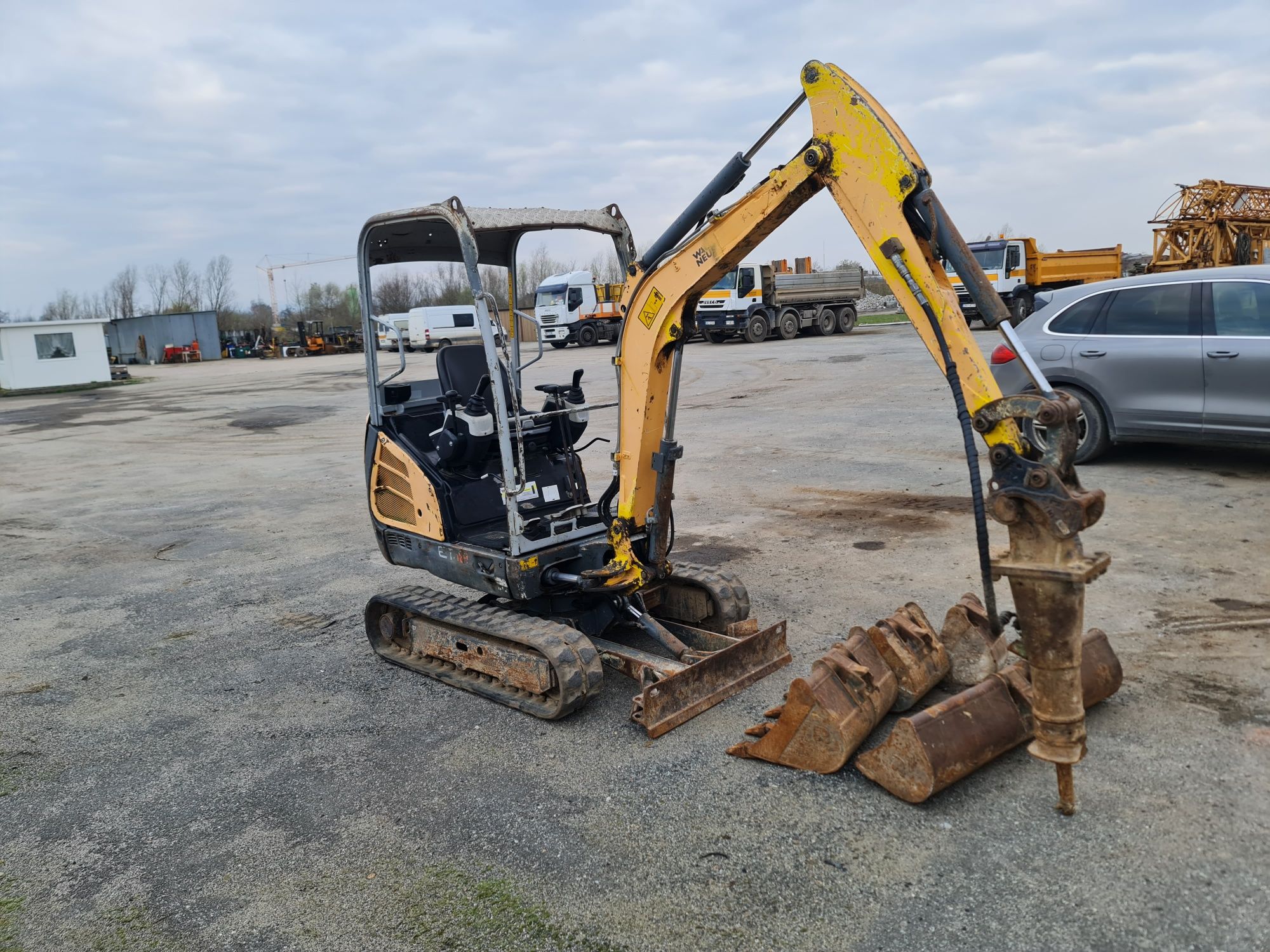 Minikoparka WACKER NEUSON ET18 z 2013r. Młot 4 łyżki sprowadzona