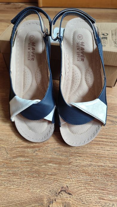 Letnie buty na koturnie